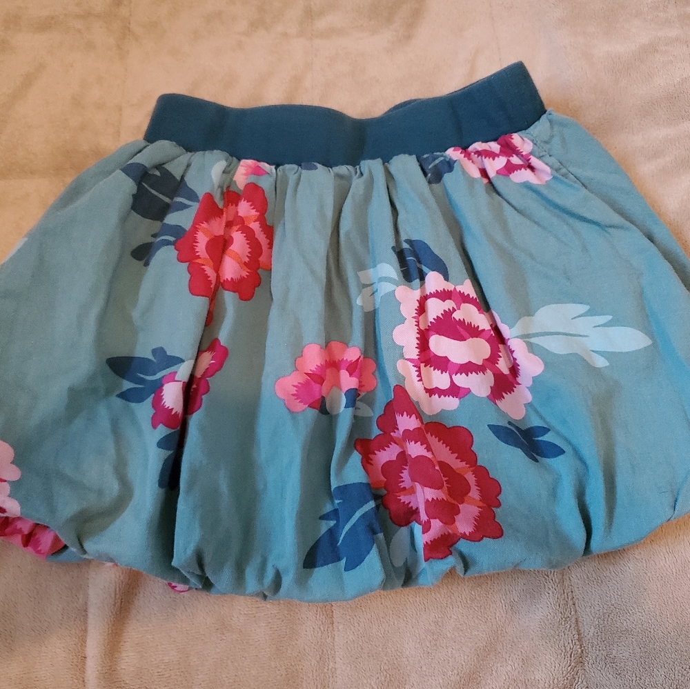🌺Girls Tea brand skirt. Size 6🌺